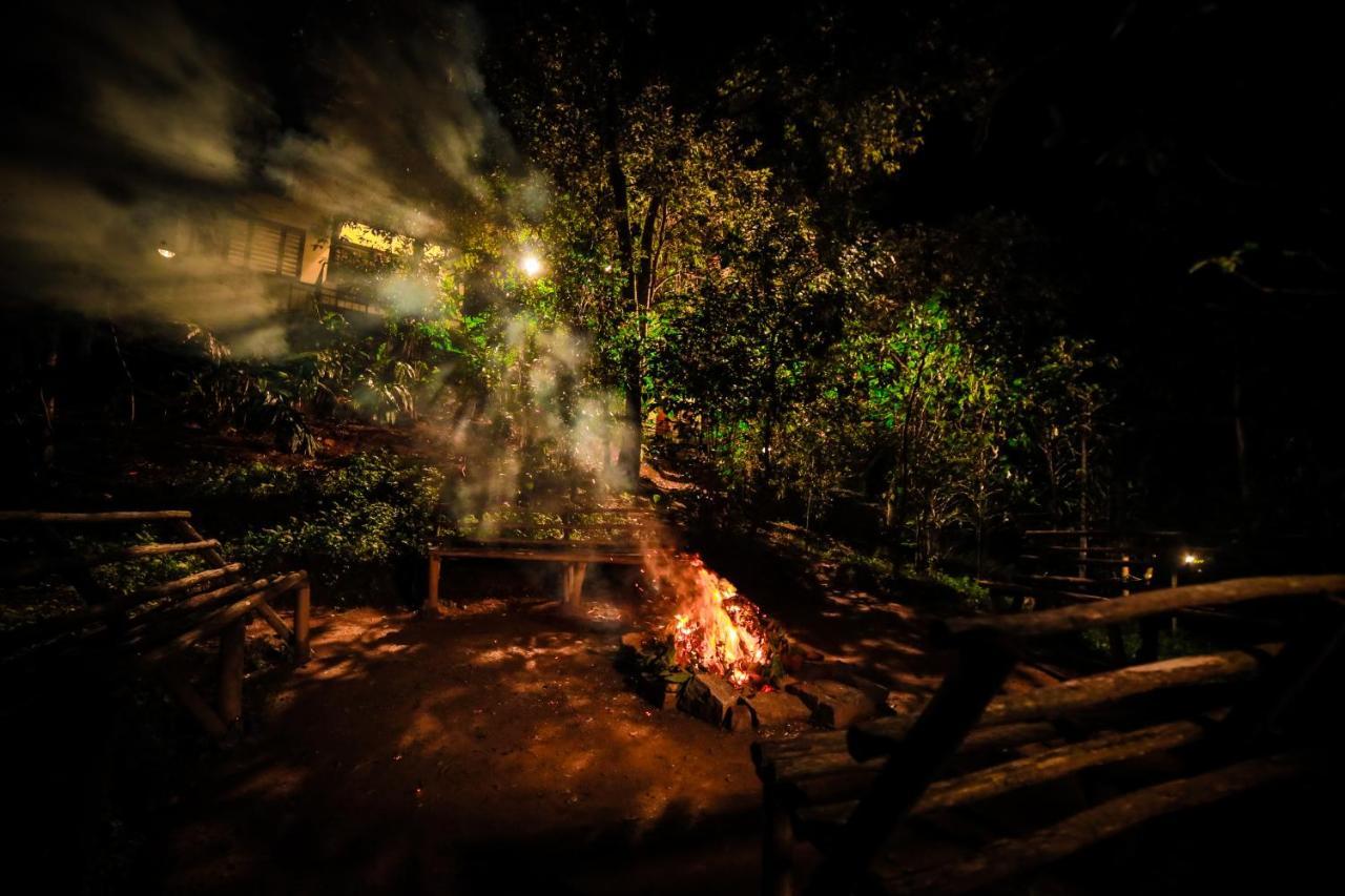 Kanthalloor Golden Fern Resort מראה חיצוני תמונה
